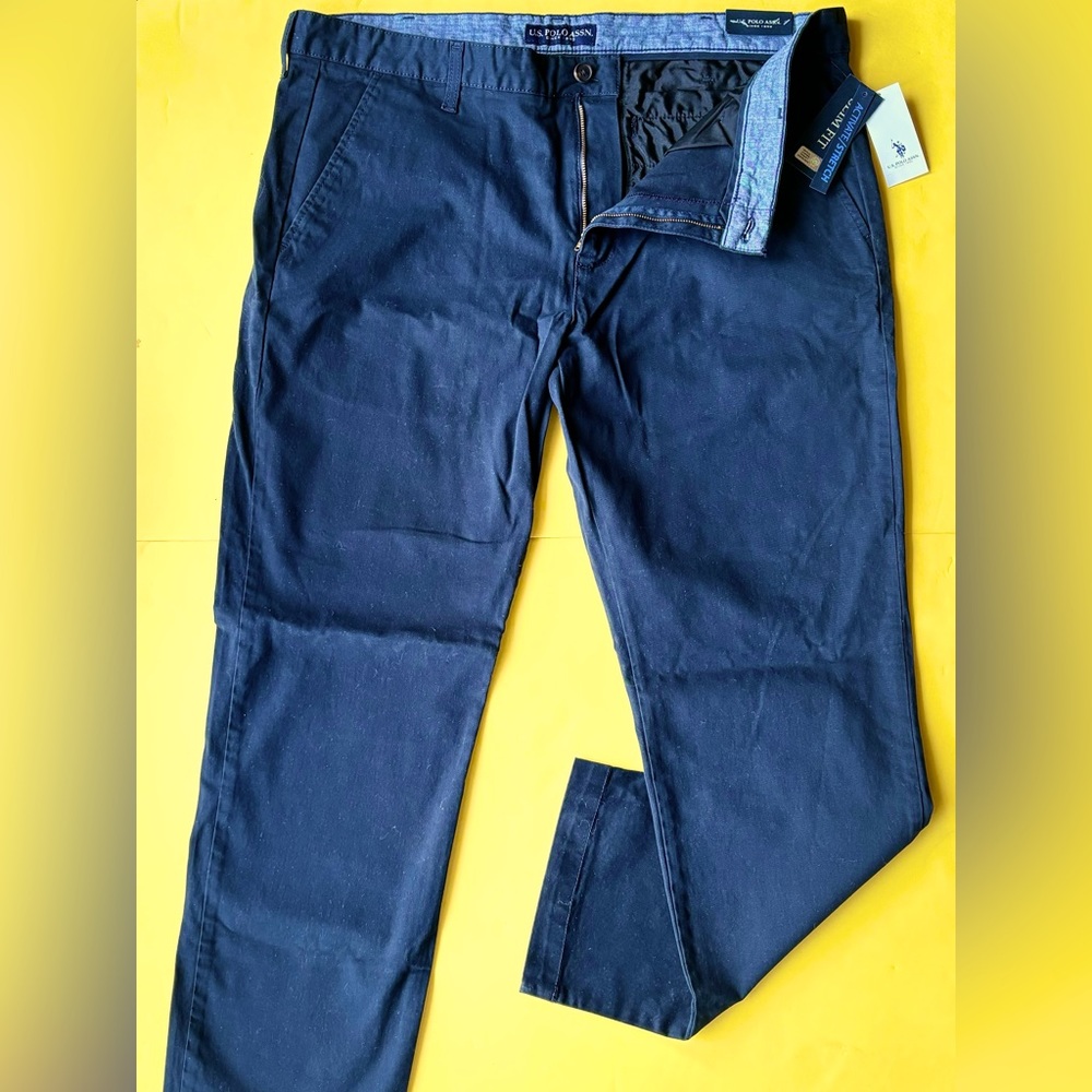 New Men’s U.S. Polo Assn. Blue Docker/Khaki Pant - 38W x 30L